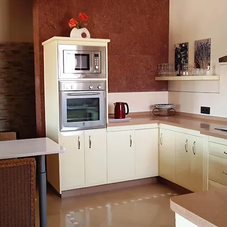 El Lomo - Abseits Vom Massentourismus * Triquivijate