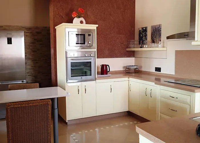 El Lomo - Abseits Vom Massentourismus * Triquivijate