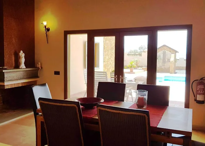 El Lomo - Abseits Vom Massentourismus * Triquivijate